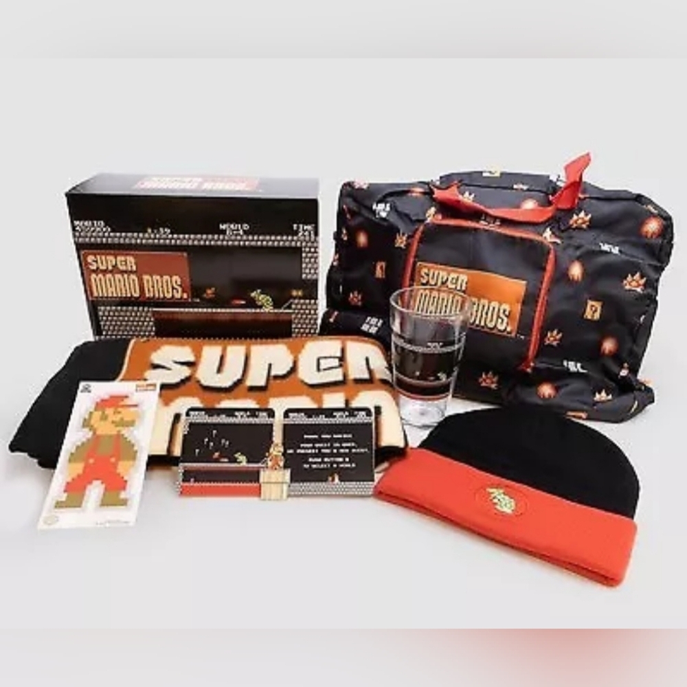 7pc Nintendo Super Mario Retro Gamer Collector Box